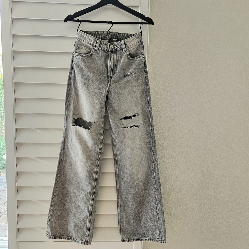 Distressed 90s Baggy Denim Jeans
